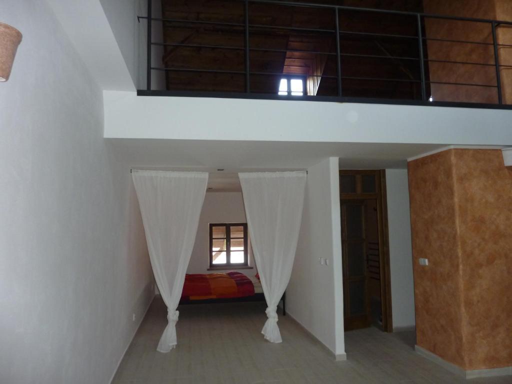Holubnik Statecnych Zen Kralovych Otel Luže Oda fotoğraf
