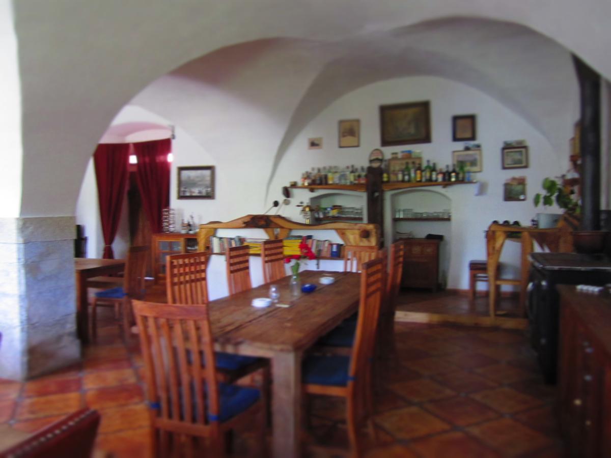 Holubnik Statecnych Zen Kralovych Otel Luže Dış mekan fotoğraf