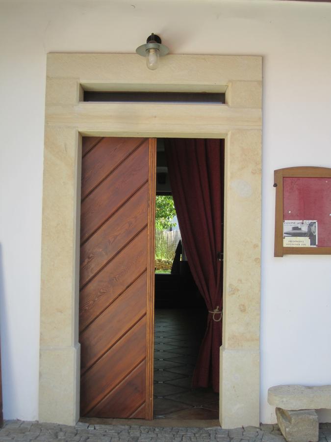 Holubnik Statecnych Zen Kralovych Otel Luže Dış mekan fotoğraf